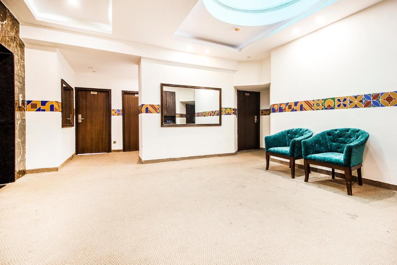 Fabhotel Le Monarque Chandigarh Bagian luar foto