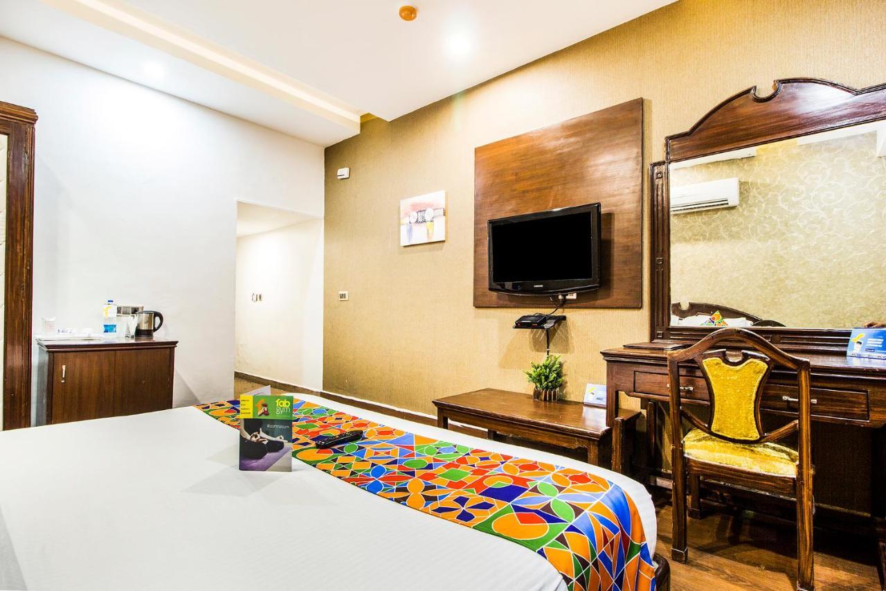 Fabhotel Le Monarque Chandigarh Bagian luar foto