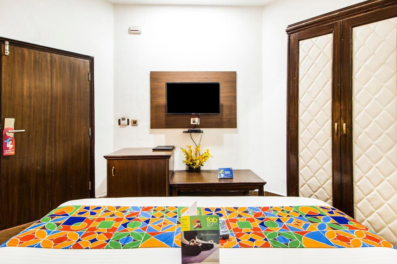Fabhotel Le Monarque Chandigarh Bagian luar foto