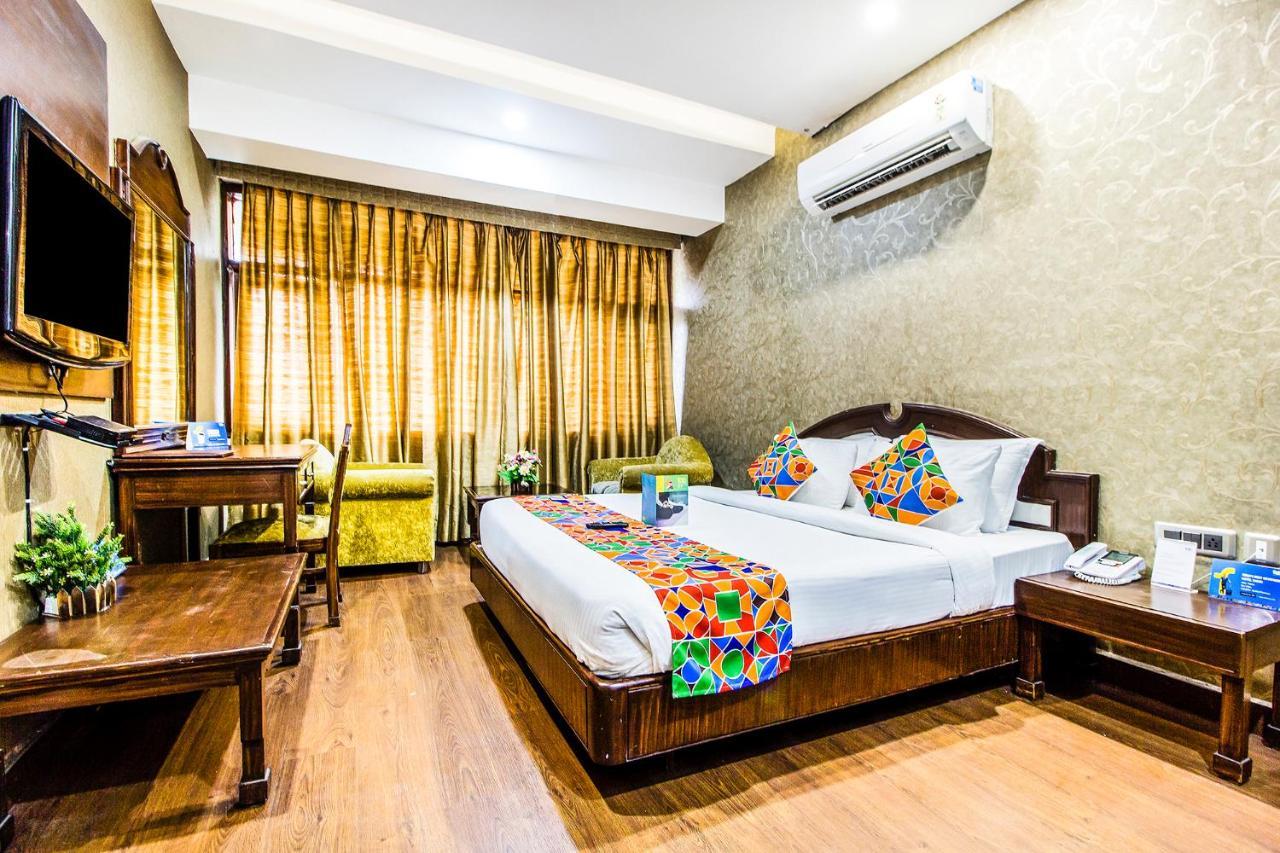 Fabhotel Le Monarque Chandigarh Bagian luar foto