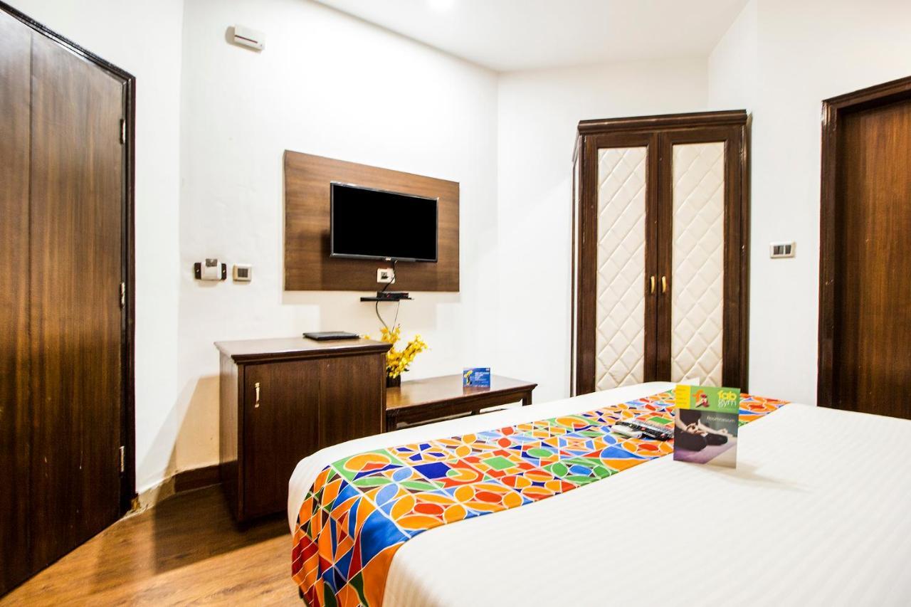 Fabhotel Le Monarque Chandigarh Bagian luar foto