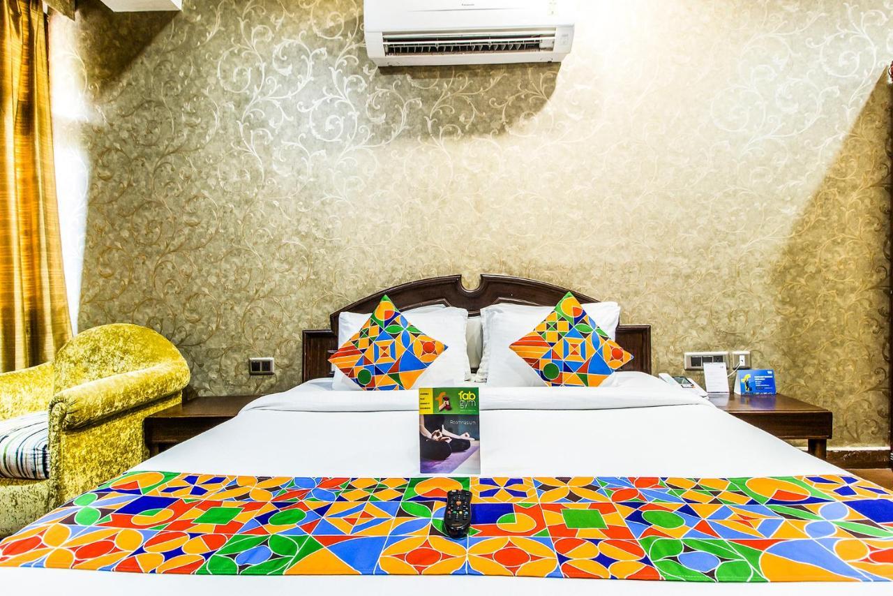Fabhotel Le Monarque Chandigarh Bagian luar foto