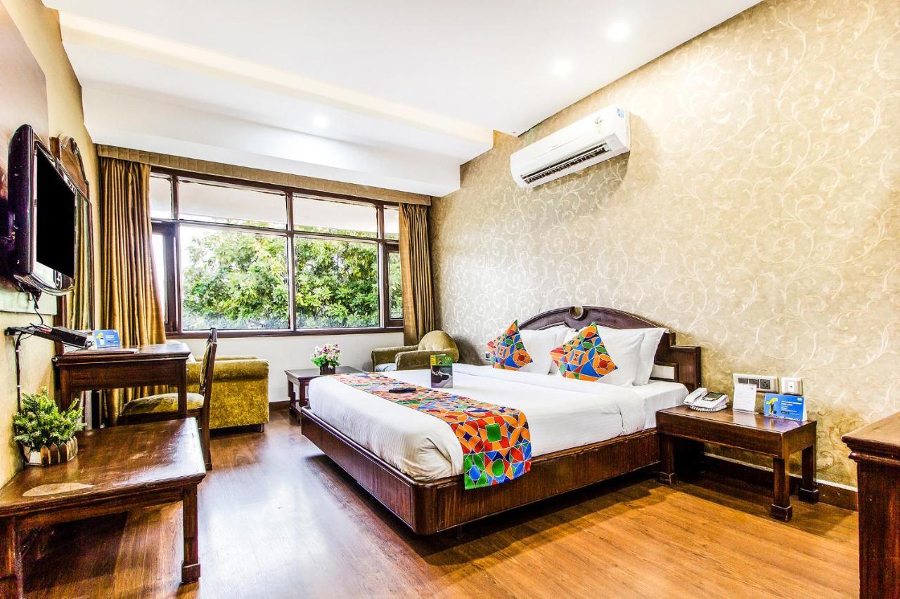 Fabhotel Le Monarque Chandigarh Bagian luar foto